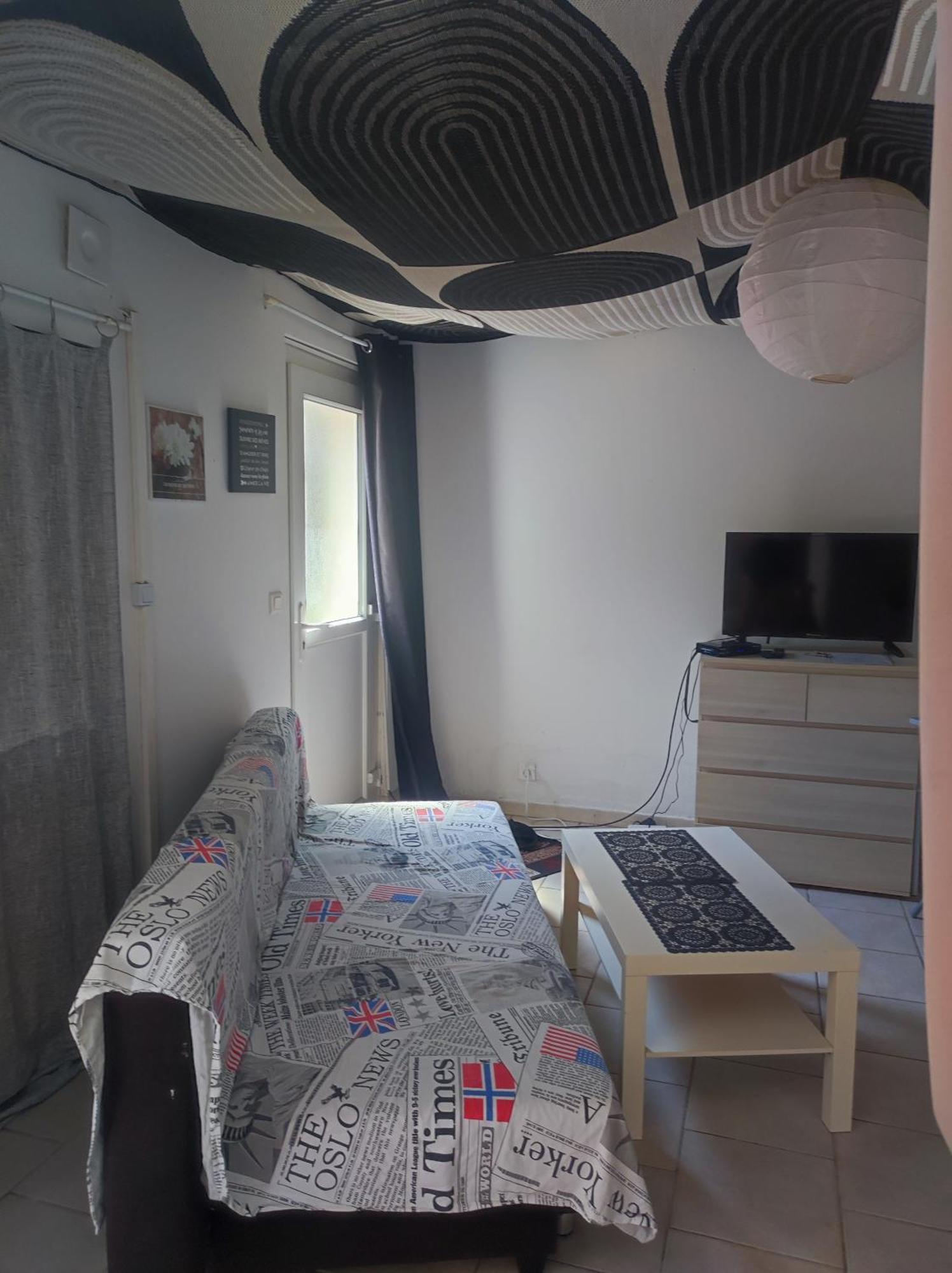 Apartmán Ingrid Mary Nîmes Pokoj fotografie