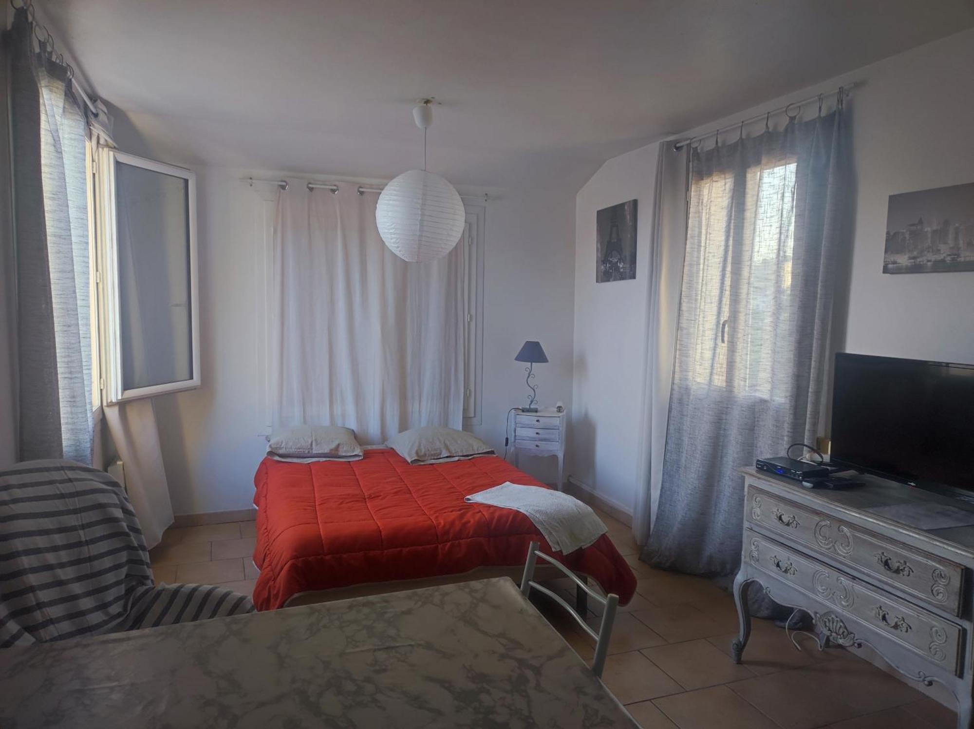 Apartmán Ingrid Mary Nîmes Pokoj fotografie
