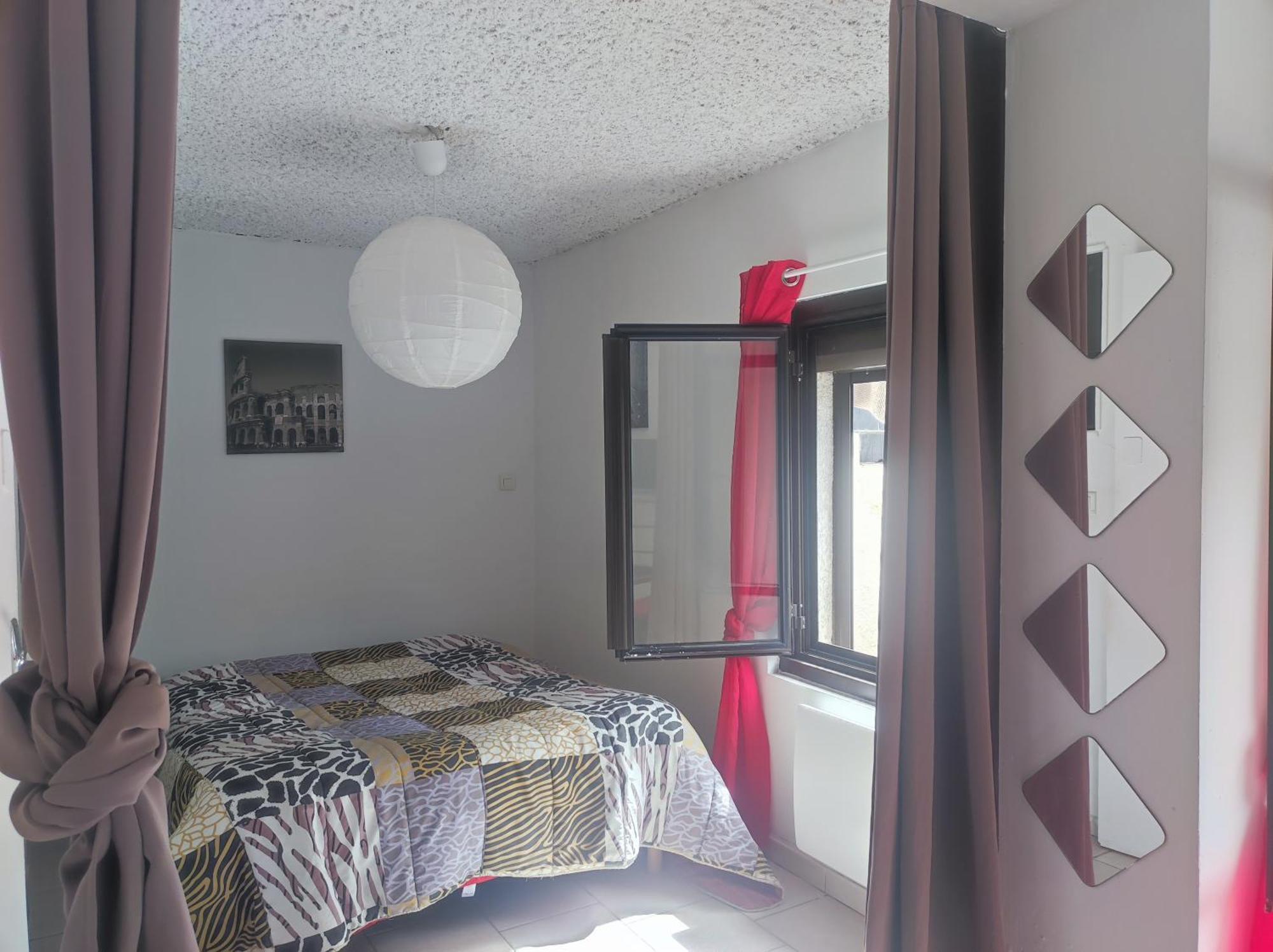 Apartmán Ingrid Mary Nîmes Pokoj fotografie